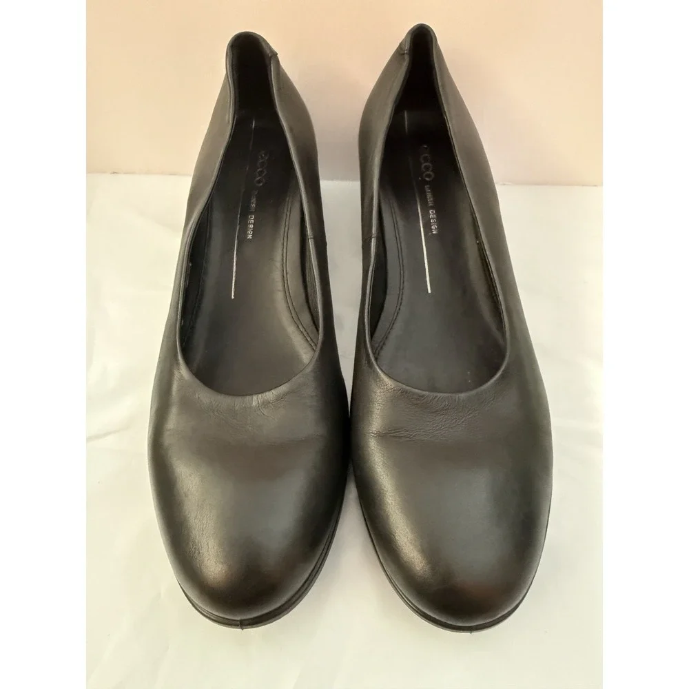 ECCO Black Leather Pump Block Heel Slip On Round Toe Women's Size 7 Shoes